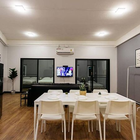 U3 Large 2 Bedroom Full Kitchen Near Bts Udomsuk Bangkok Eksteriør billede